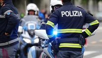 Matka mala vysadiť dcéru na diaľnici. Dôvodom boli jej výsledky v škole
