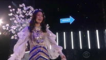 Modelka Victoria's Secret sa po páde tvárila nad vecou. Teraz zverejnili jej skutočnú reakciu