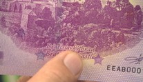 Nulová bankovka s Bratislavským hradom spôsobila ošiaľ, vďaka chybe je ešte cennejšia