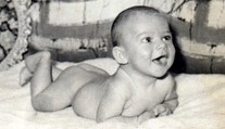 Spoznávate toto rozkošné bábätko? Dnes je z neho legenda česko-slovenskej hudobnej scény