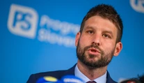 Michal Šimečka tvrdí, že premiér Fico sa mstí za dobrú opozičnú prácu
