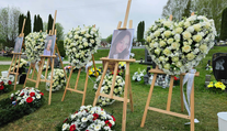Stará Ľubovňa zažila jeden z najsmutnejších pohrebov v histórii mesta. Tri mladé dievčatá pochovali vedľa seba