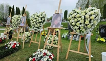 Stará Ľubovňa zažila jeden z najsmutnejších pohrebov v histórii mesta. Tri mladé dievčatá pochovali vedľa seba