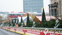 Nešťastie na vianočných trhoch v Berlíne: Mladíka vtiahla horská dráha, bol na mieste mŕtvy