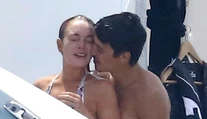 Nikoho si nevšímali. Škandalózna Lindsay v sprche so snúbencom