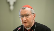 Vatikán otočil. Sekretár cirkvi vysvetlil, čo je prvou podmienkou pre mier na Ukrajine