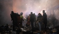 OBRAZOM: Horiace ulice a krvavé strety s políciou. Francúzsko zažilo najnásilnejšie protesty proti spornej reforme