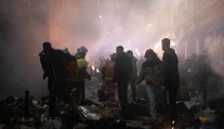 OBRAZOM: Horiace ulice a krvavé strety s políciou. Francúzsko zažilo najnásilnejšie protesty proti spornej reforme
