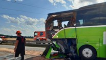 Zrážka dvoch autobusov na D2 neďaleko Brna. V nemocnici skončilo aj šesť zranených Slovákov