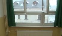 Dve šiestačky mali zostať po škole, rozhodli sa pre útek. Vyskočili z okna