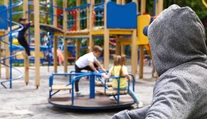 Českí a slovenskí pedofili verejne opisujú sexuálne praktiky s deťmi. Stránku chceme zrušiť, hovorí odborník
