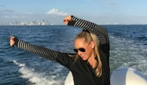 Nemohla rodiť len pred mesiacom. Anna Kurnikovová postavou vyráža dych