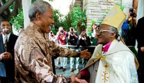 Zomrel emeritný arcibiskup Desmond Tutu