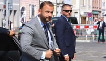 NAKA bola neefektívna, tvrdí pred jej zánikom minister. Bývalý policajný šéf vidí presne opačný problém
