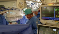 Nová nádej pre pacientov s Parkinsonovou chorobou. V Košiciach skúšajú prelomovú operáciu