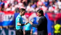 UEFA zverila finále do rúk jednému z najmladších mužov v histórii. Rozhodovať ho bude Francúz