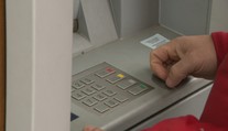 Peniaze nemá na účte ani v hotovosti. Výber z bankomatu sa pre muža z Lučenca stal nočnou morou