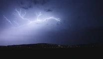 Zrod temného živlu zachytili naši lovci búrok. Tesne pred tým, ako takmer zmasakroval festival