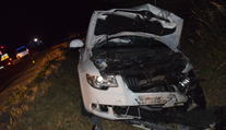 Tragická nehoda na východe. Vodič (†35) zišiel s autom do priekopy, narazil do betónového mostíka