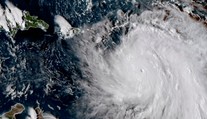 Z búrky Ophelia sa stal rekordný desiaty hurikán tejto sezóny