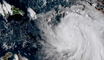 Z búrky Ophelia sa stal rekordný desiaty hurikán tejto sezóny