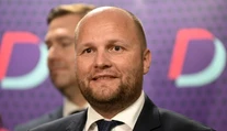 Poslanci Smeru podali trestné oznámenie na Jaroslava Naďa. Podozrievajú ho z prijatia úplatku 3,5 milióna eur