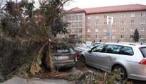 Na viacerých miestach Slovenska hrozí silný vietor, na hrebeňoch Tatier orkán