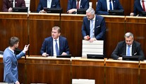 Poslanci Smeru trvajú na odvolaní Šimečku. Pripúšťajú však, že v parlamente tak vznikne problém