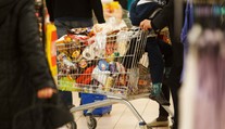 Potravinári nesúhlasia s darovaním potravín na charitu po uplynutí dátumu minimálnej trvanlivosti