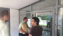 Polícia klepla po prstoch pašerákovi. David mal v bruchu hašiš za tisíce eur