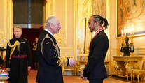 Princ Charles menoval Lewisa Hamiltona za rytiera