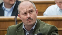 Kotleba sa zastal Mizíka. Aj on trvdí, že poslanec nevie pracovať s počítačom