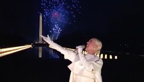 Najkrajší moment dňa: Orlanda Blooma dojalo k slzám vystúpenie Katy Perry