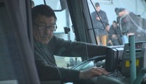 Mnohí vodiči autobusov riešia dilemu. Po zmene zákona je pre nich výhodnejšie ísť do dôchodku