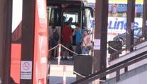 Profesionálnych šoférov autobusov je nedostatok a často sú nútení riskovať