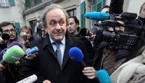Platini sa vzdal kandidatúry na post prezidenta FIFA
