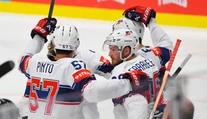 Američania deklasovali Kazachstan dvojciferným výsledkom a zabezpečili si postup. Gaudreau prekonal hviezdneho krajana