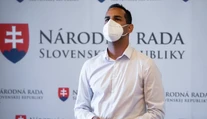 Heráka obvinili tri dievčatá zo zneužitia. Zdroje z detských domovov tvrdia, že ich môže byť viac