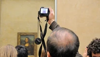 Mona Lisa z Louvru nezmizne. Súd zamietol nároky údajných reštituentov
