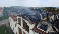 Takto skončila škôlka po požiari v Nových Sadoch. Na záberoch z výšky vidieť hotovú spúšť