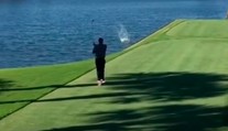 VIDEO: Nie je birdie, ako birdie. Golfista nechtiac zostrelil letiacu kačicu