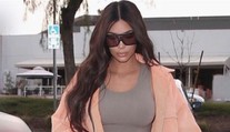 Najokatejší photoshop v histórii Instagramu? Kim Kardashian sa za túto fotku smeje celý svet