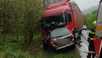 Tragická nehoda na Donovaloch. Vodič (†34) auta po náraze s kamiónom nemal šancu prežiť