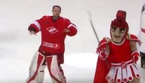 VIDEO: Július Hudáček si podmanil KHL. Po víťazstve opäť predviedol tanečné umenie