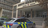 Opitá si sadla za volant a šla ordinovať. Košická gynekologička však na parkovisku nabúrala