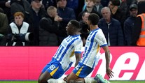Brighton zmazal dvojgólové manko za 18 minút. United neskóroval ani proti Aston Ville, je až štrnásty
