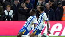 Brighton zmazal dvojgólové manko za 18 minút. United neskóroval ani proti Aston Ville, je až štrnásty