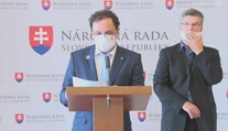 Radikálne sprísnenie interrupcií opäť v parlamente. Martin Čepček tým prekvapil aj svojich kolegov