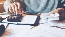Sme rekordmanmi v zadlžovaní, z každých 10 eur dlhujeme štyri