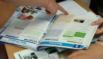 Rodičia školákov vyťahujte peňaženky. Školy môžu pýtať peniaze za zničené učebnice